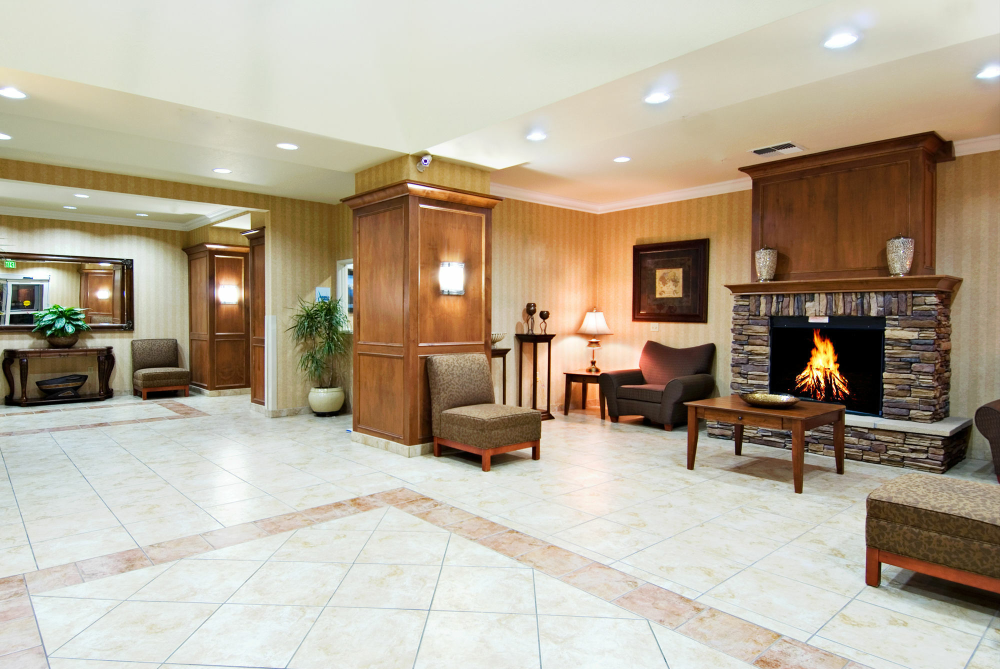 Holiday Inn Express And Suites Klamath Klamath Falls Ngoại thất bức ảnh